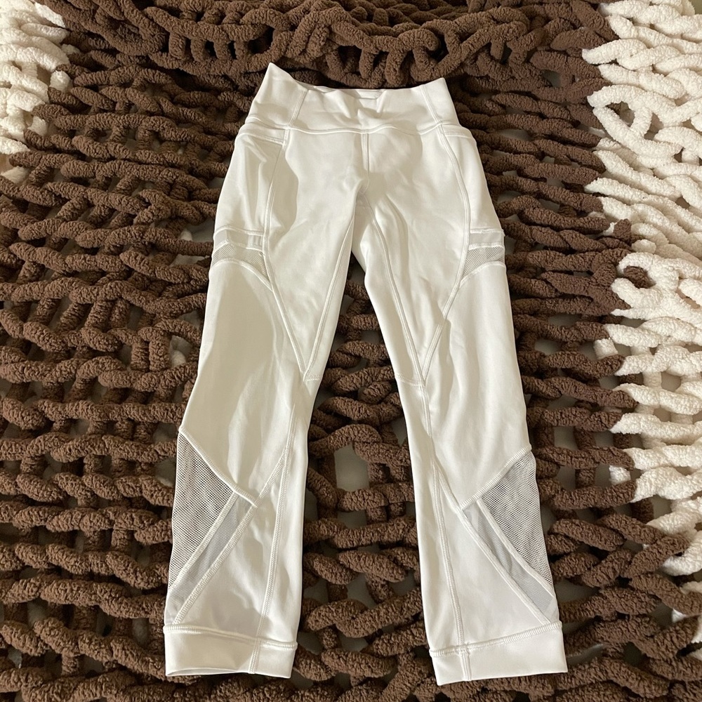 lulu lemon white capri leggings